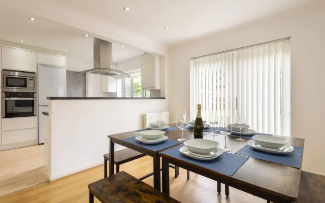 Host Stay Lingwood Park