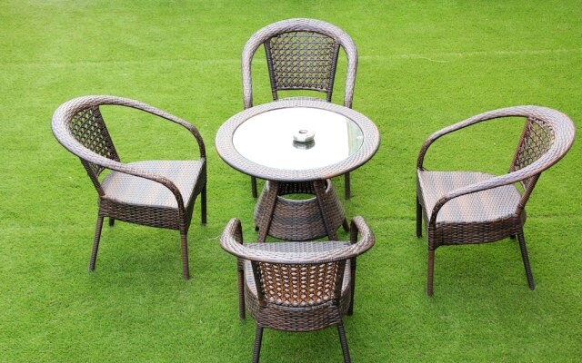 The Asian Suites Huda City Centre