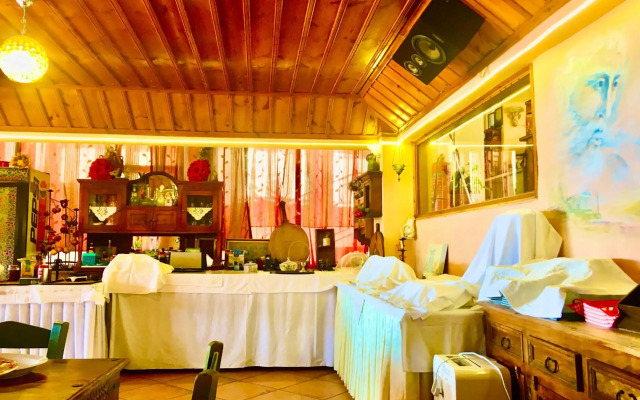 Aiolos Hotel