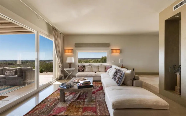 246 Villa Extralusso con Piscina a Manduria