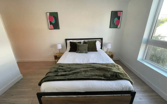 Stylish Westwood Apartment
