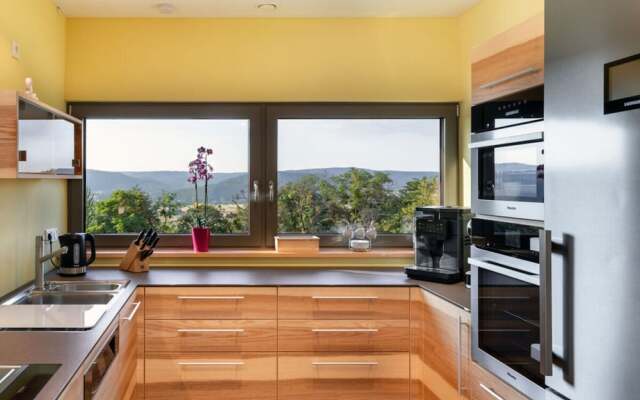 Mosel Sky Lounge With Loggia & Panoramic View