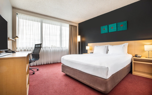 Holiday Inn Melbourne Airport by IHG
