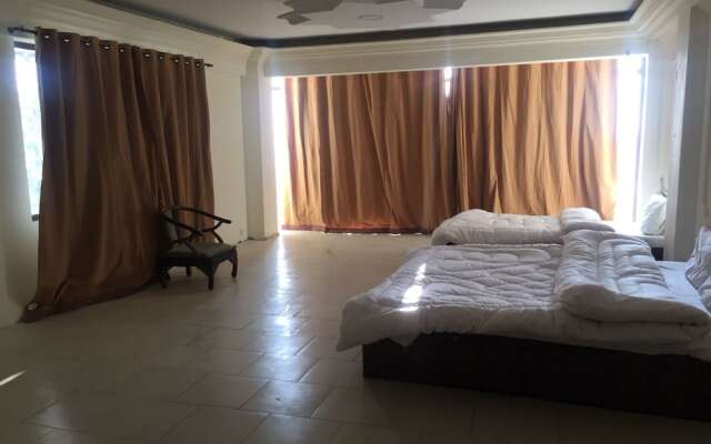 Daisy Dot Hotel