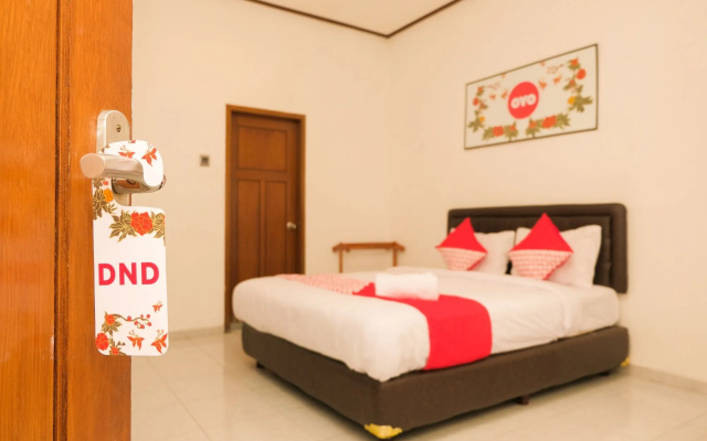 OYO 353 Loesje Guest House Syariah