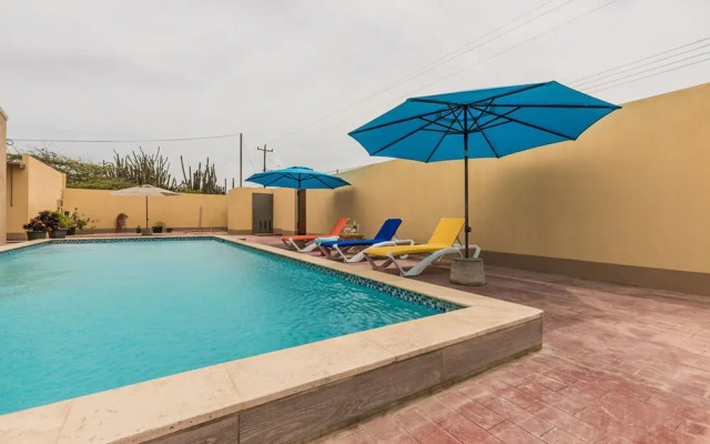Rooi Santo Studio w King Size Bed Pool