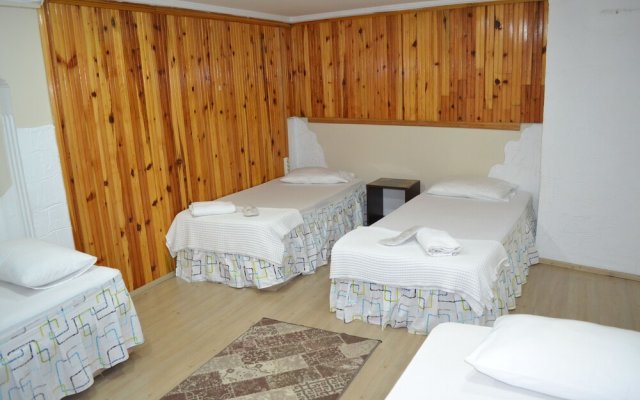 Damla Kiz Pension