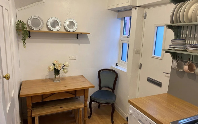 Demeter Holiday Cottage