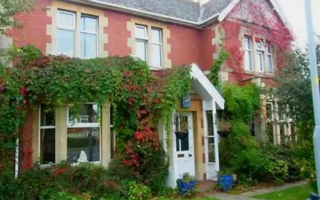 Redwood Lodge
