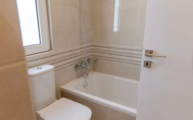 Phaedrus Living: Seaside Thalassa Cretan 103