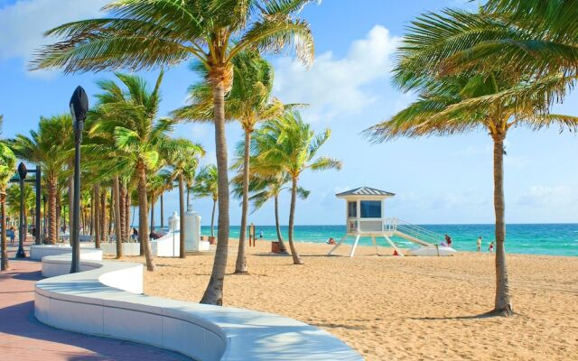 The Tropical Oasis Condos