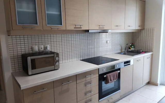 A&J Apartments or Rooms athens airport