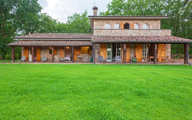 Villa with 4 Bedrooms in Provincia di Siena, with Private Pool, Enclosed Garden And Wifi - 80 Km From the Beach