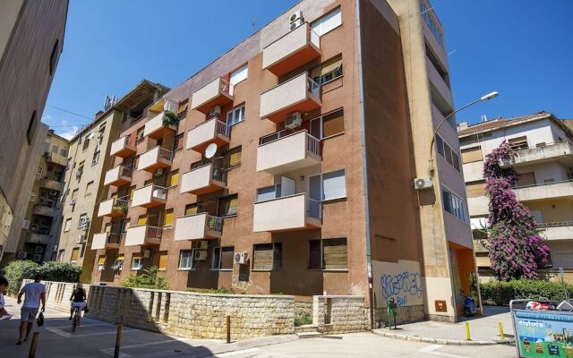 Rose Gold Rooms & Studio With Balcony