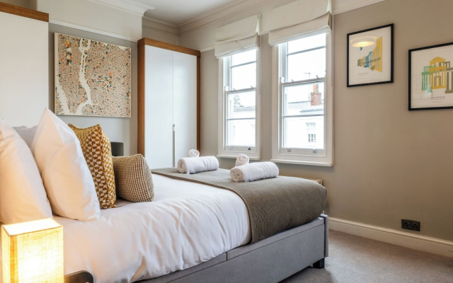 Stunning 2BD Townhouse in Cheltenham