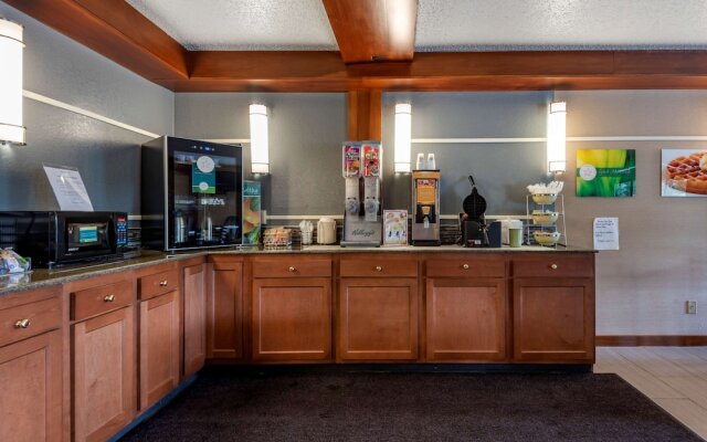 Allegheny Inn & Suites