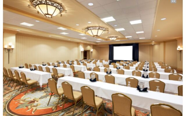 Anaheim Majestic Garden Hotel