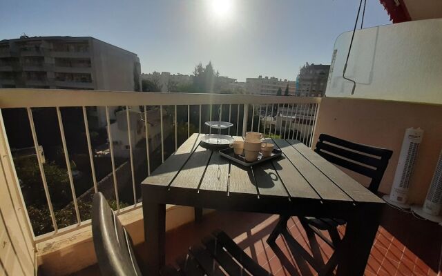 Elegant Apartment in Cannes with Balcony