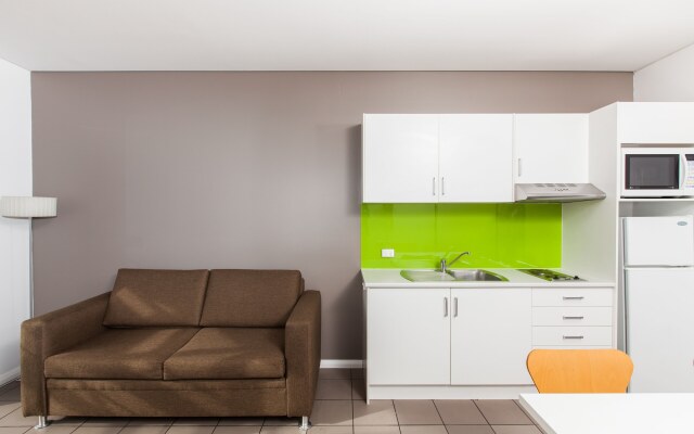 Majestic Oasis Apartments