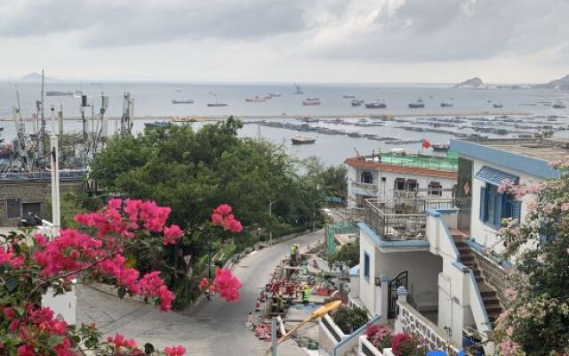 The Sunshine Star Apartment Hotel