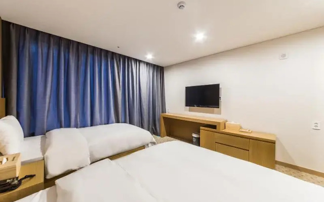 Jongno Lumia Tourist Hotel