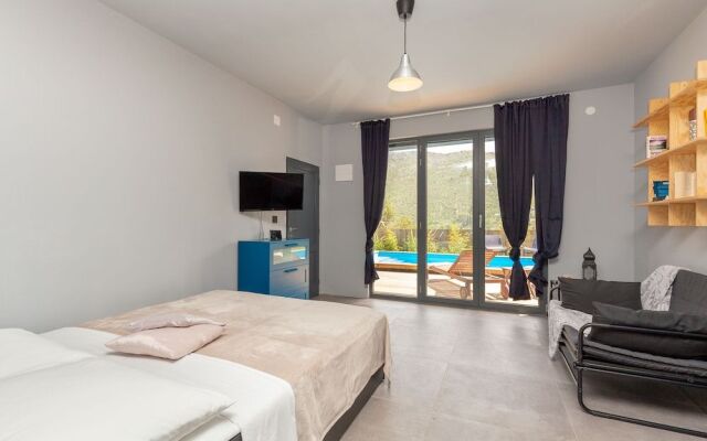 Apartment Ares