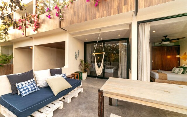 2 Br Apt. with Private Plunge Pool plus 2 other Common Pools, for up to 8 sleeps