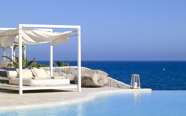 Artemis Seaside Resort