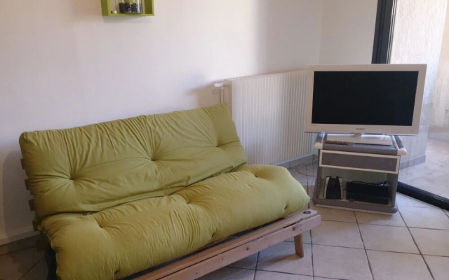 Studio in Cannes, With Pool Access, Furnished Terrace and Wifi - 3 km - Hotel in Cannes - Photo 3