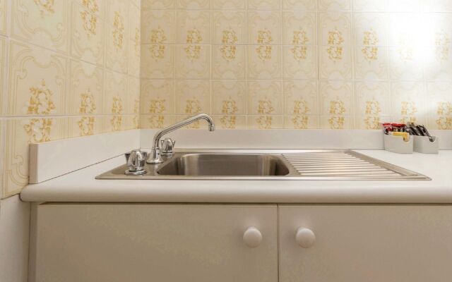 The Club Motel and Apartments