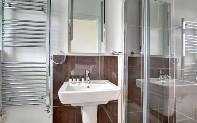 Idyllic Holiday Home in Saint Columb With Terrace