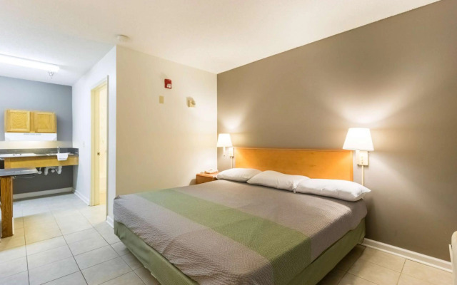 Studio 6 Statesboro, GA