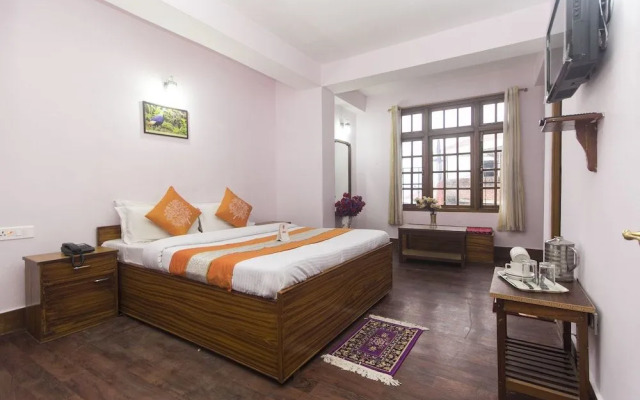 OYO 10883 Pema Thang Residency