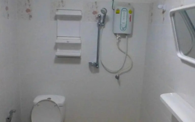 1 Double bedroom apartment with Pool and extensive Kitchen diningroom