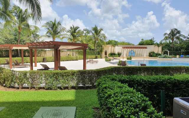 Villa Segovia @ Landmark by the Sea