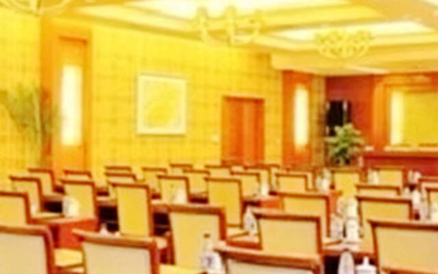Golden Eagle Holiday Hotel - Chongqing