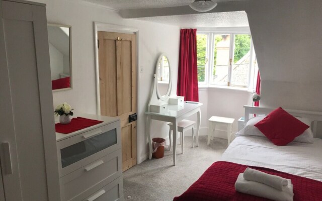 Nice Holiday Home in the Beautiful, Hilly Looe, Near the Sandy Beach