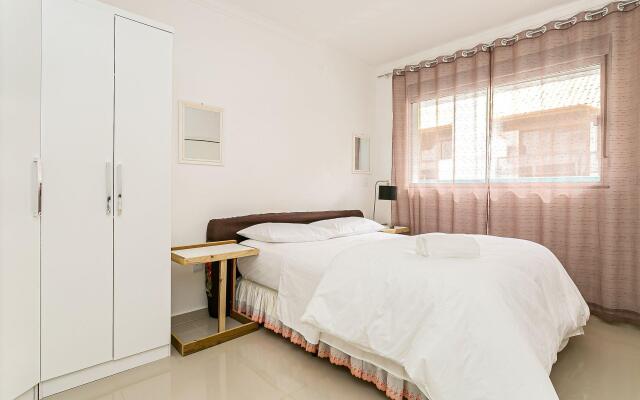 Apto Moderno c/ piscina - quadra mar - RMI201