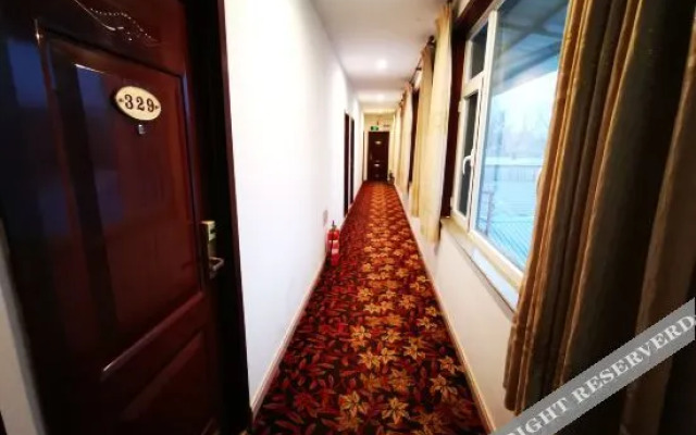 Yingjie Collection Hotel (Zibo Aluminum City Shopping Center Shandong Aluminum Vocational College)