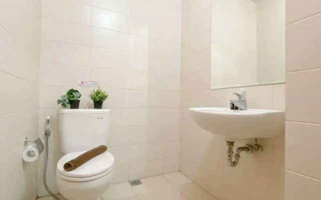 Basic Studio At Apartment Woodland Park Residence