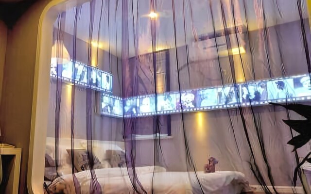 The Love of Maple Theme Hotel