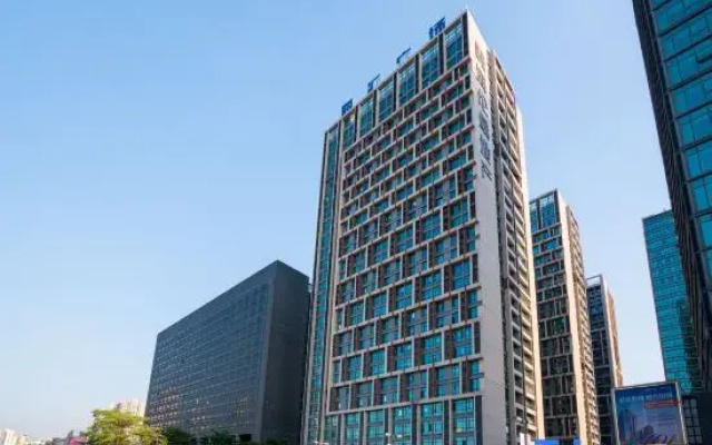 Foshan Yuexin Apartment (Xiadong Subway Station Yingyue Lake Huanyu City)