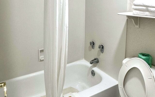 Baymont by Wyndham Nacogdoches Near University