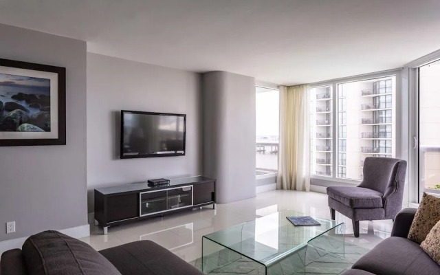 Cozy Oceanview Retreat On The Bay