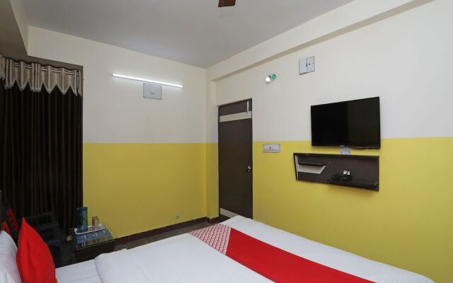 OYO 26152 Hotel Aarush