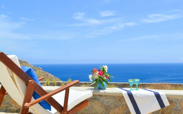 Sea View Villa Near Kalo Livadi