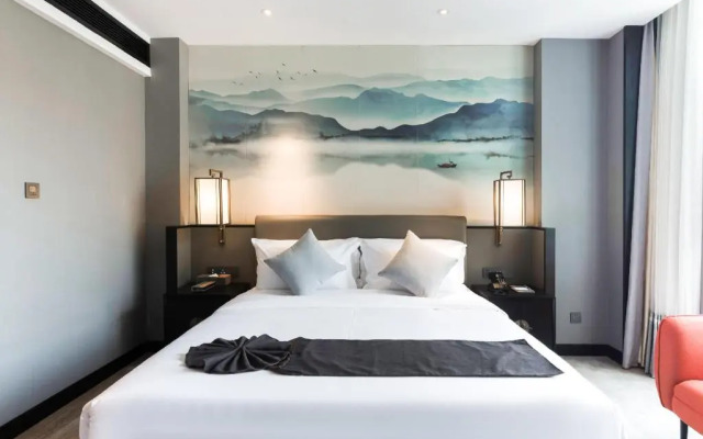 Western Royal Palace Hotel