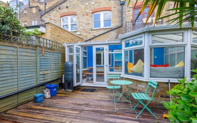 Gorgeous 2BD Garden Getaway, Victoria Park