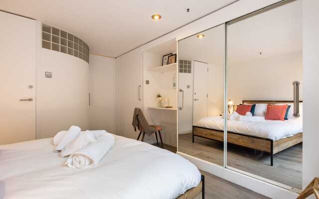 Central Soho Warehouse Loft with Concierge