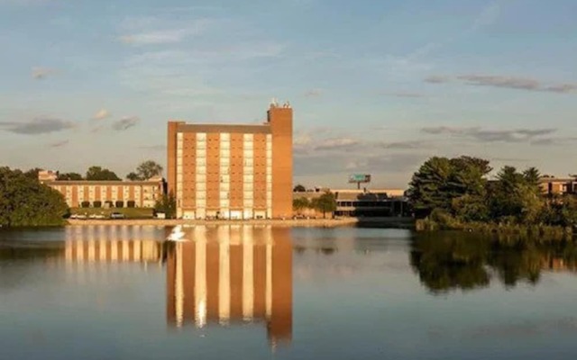 Holiday Inn Louisville-north (clarksville)